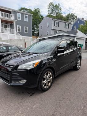 Black 2014 Ford Escape SE