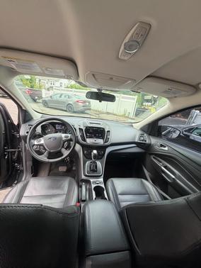 Black 2014 Ford Escape SE