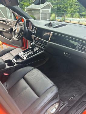 2022 Porsche Macan Macan