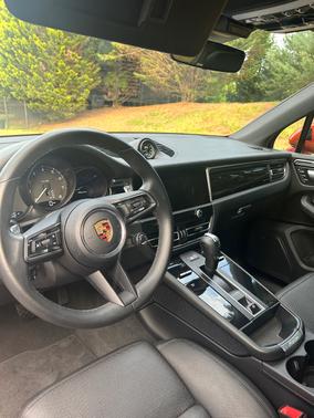 2022 Porsche Macan Macan