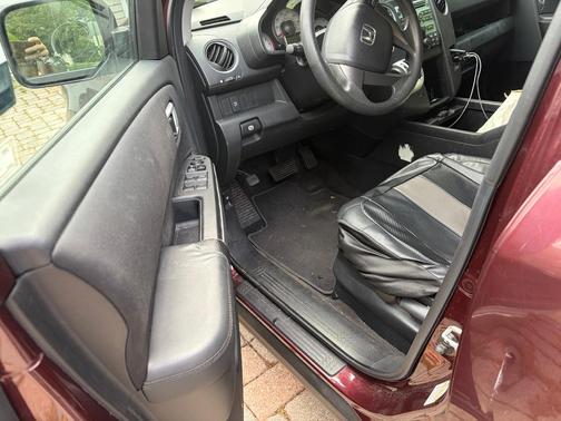 Red 2011 Honda Pilot LX
