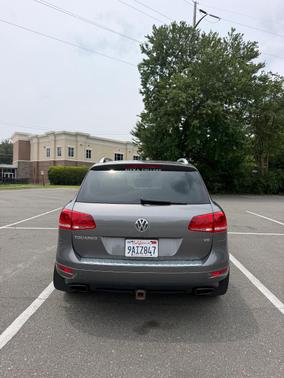 Gray 2013 Volkswagen Touareg VR6 Sport