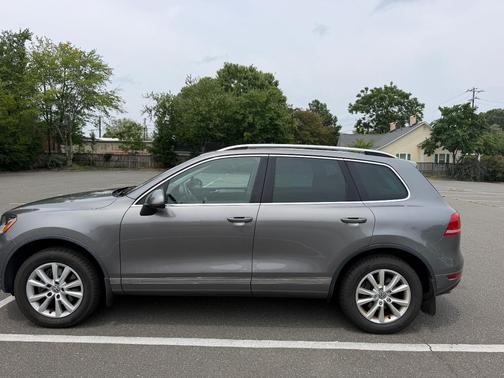 Gray 2013 Volkswagen Touareg VR6 Sport