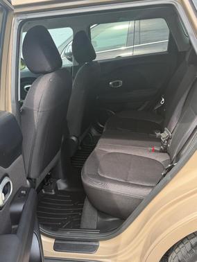 Brown 2016 Kia Soul Base