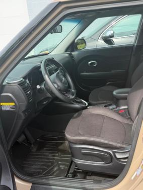 Brown 2016 Kia Soul Base