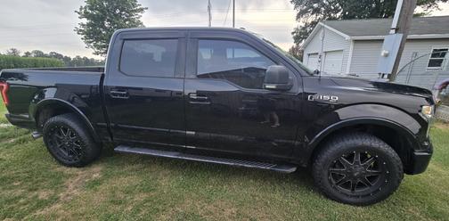 Black 2016 Ford F-150 XLT