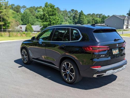 Photo 3 of 11 of 2021 BMW X5 sDrive40i