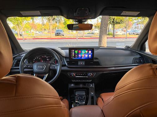 White 2025 Audi Q5 45 S line Premium