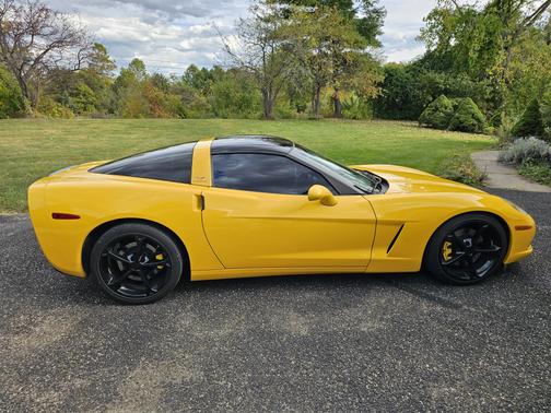 2005 Chevrolet Corvette Base