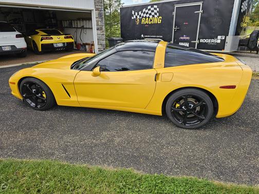 2005 Chevrolet Corvette Base