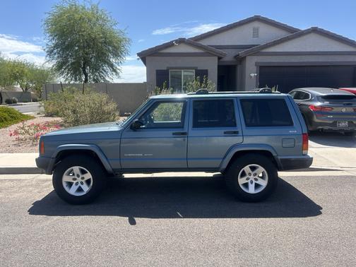 Blue 1999 Jeep Cherokee Classic 4WD