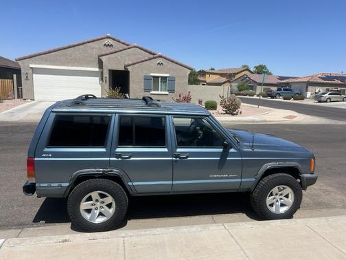 Blue 1999 Jeep Cherokee Classic 4WD