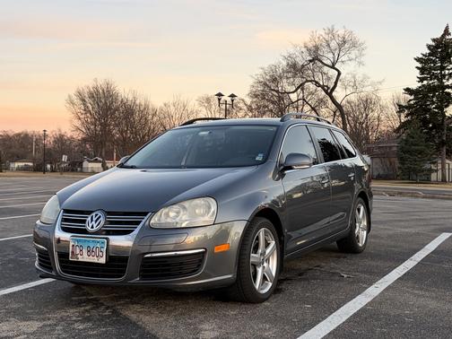 Gray 2009 Volkswagen Jetta 2.5 SE SportWagen