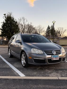 Gray 2009 Volkswagen Jetta 2.5 SE SportWagen