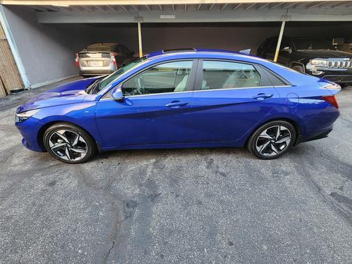 2023 Hyundai ELANTRA HEV Limited