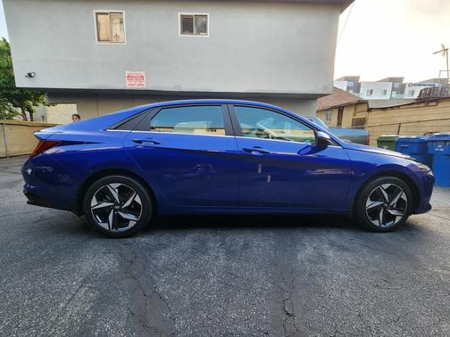 2023 Hyundai ELANTRA HEV Limited