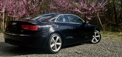 Photo 2 of 11 of 2010 Audi A5 2.0T quattro