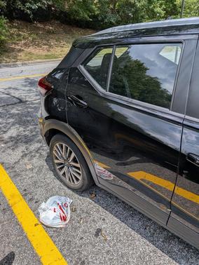 Black 2024 Nissan Kicks SV