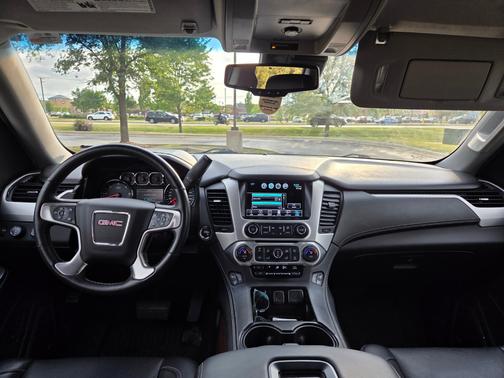 Black 2017 GMC Yukon SLT