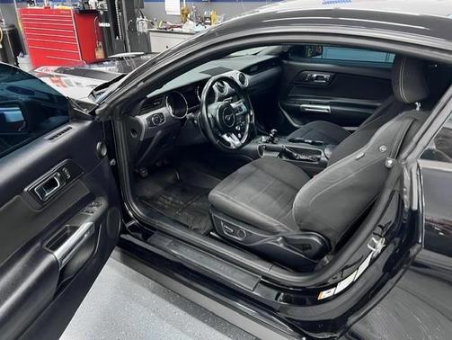 Black 2016 Ford Mustang GT