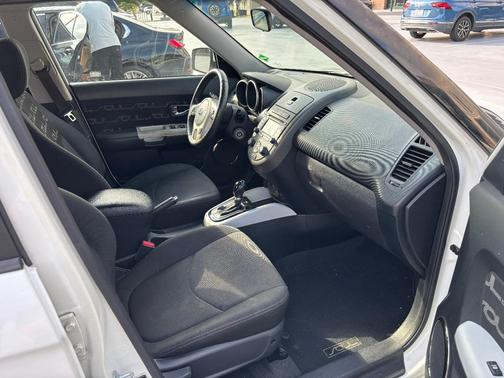 White 2012 Kia Soul +