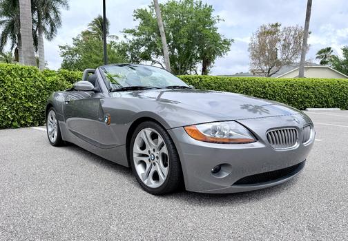 Gray 2003 BMW Z4 3.0i