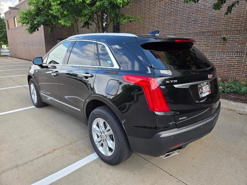 Black 2018 Cadillac XT5 Base