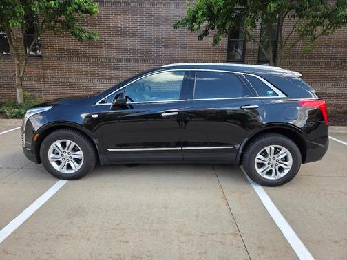 Black 2018 Cadillac XT5 Base