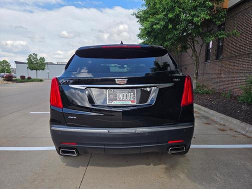 Black 2018 Cadillac XT5 Base