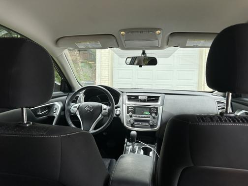 Gray 2016 Nissan Altima 2.5 SV