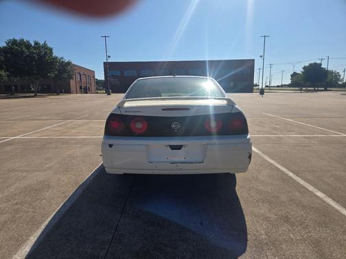 White 2005 Chevrolet Impala Base