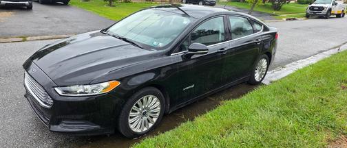 Black 2014 Ford Fusion Hybrid SE