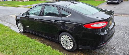 Black 2014 Ford Fusion Hybrid SE