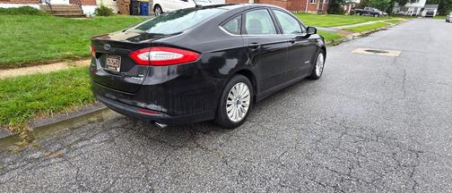 Black 2014 Ford Fusion Hybrid SE