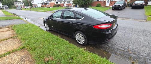 Black 2014 Ford Fusion Hybrid SE
