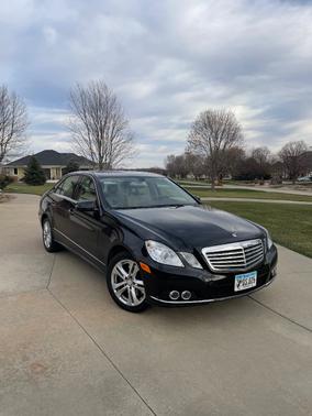 Black 2010 Mercedes-Benz E-Class E 350 4MATIC