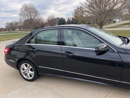 Black 2010 Mercedes-Benz E-Class E 350 4MATIC