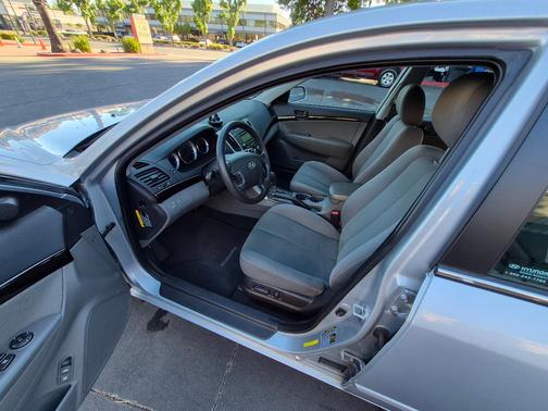 Silver 2009 Hyundai SONATA GLS