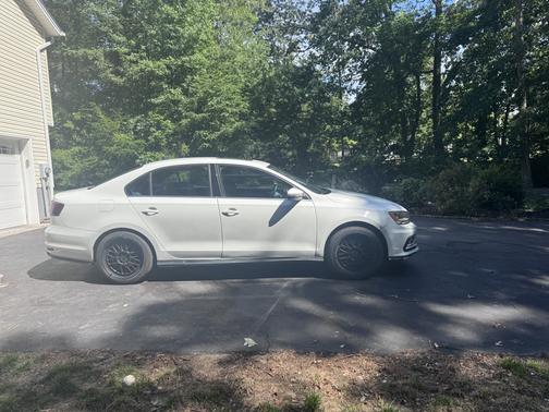 White 2016 Volkswagen Jetta 2.0T GLI SEL