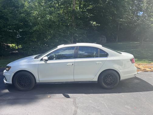 White 2016 Volkswagen Jetta 2.0T GLI SEL