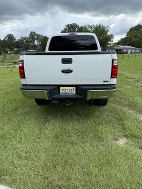White 2015 Ford F-250 Lariat