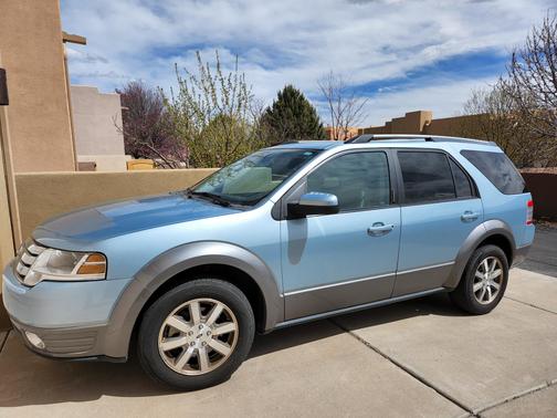 Photo 1 of 8 of 2009 Ford Taurus X SEL