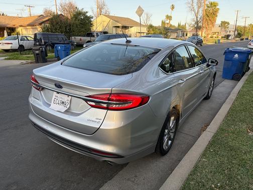 2017 Ford Fusion Hybrid SE