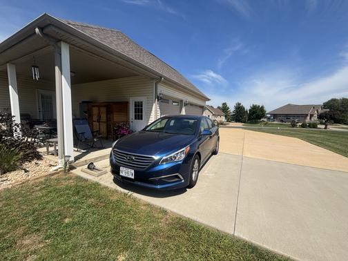 Blue 2016 Hyundai SONATA SE