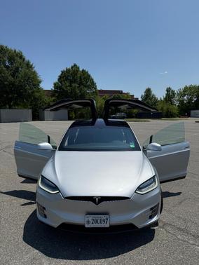 Silver 2016 Tesla Model X 75D