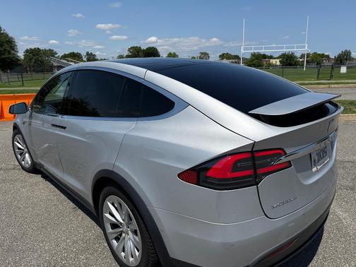 Silver 2016 Tesla Model X 75D