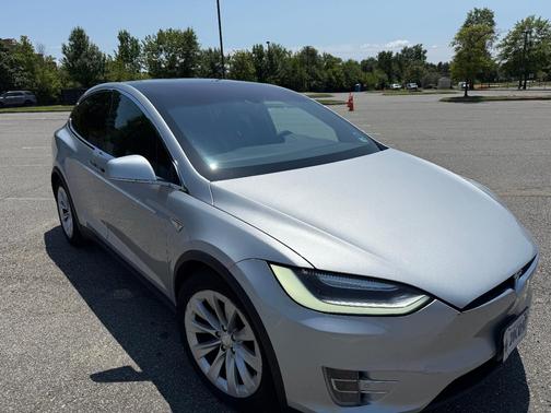 Silver 2016 Tesla Model X 75D