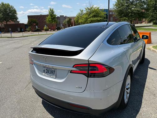 Silver 2016 Tesla Model X 75D