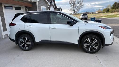 White 2025 Nissan Rogue SL
