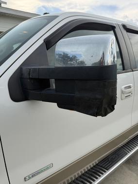 White 2011 Ford F-150 Lariat